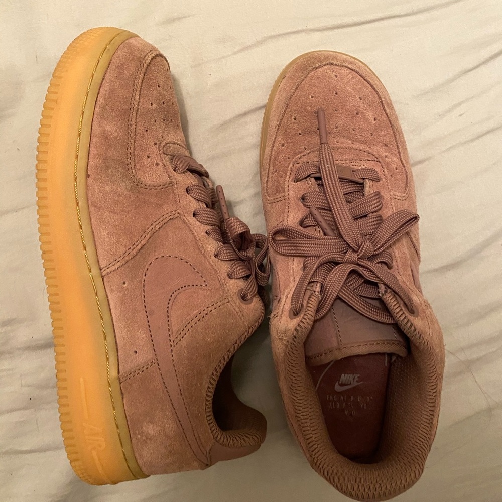 NIKE AIR FORCE 1s